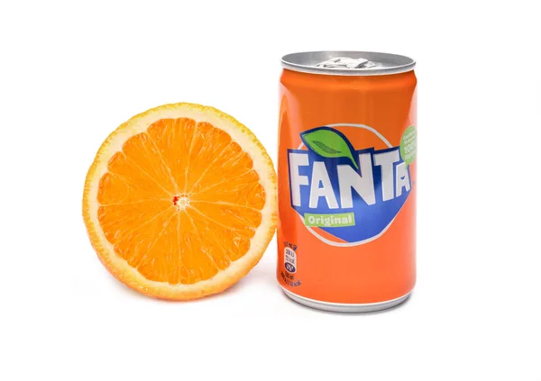 Jugo de naranja Can Fanta — Foto de Stock