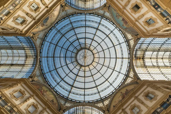 Milánské Galerie-Itálie — Stock fotografie