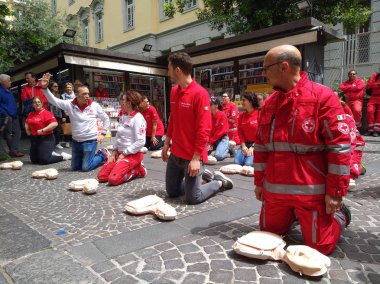 Napoli İtalyan Kızıl Haç - Bu