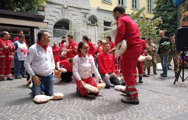 Italiaans Rode Kruis in Napels-het — Stockfoto