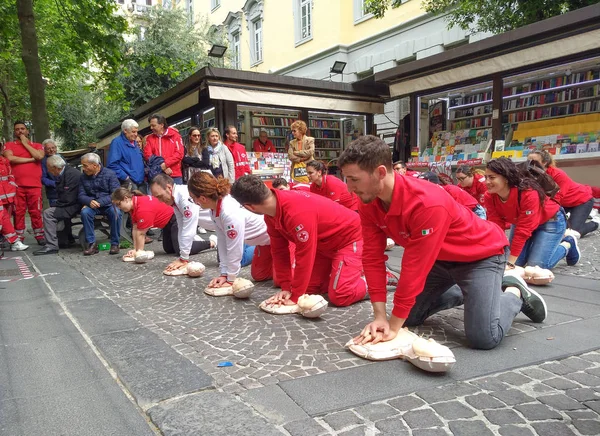 Croix-Rouge italienne à Naples - IT — Photo