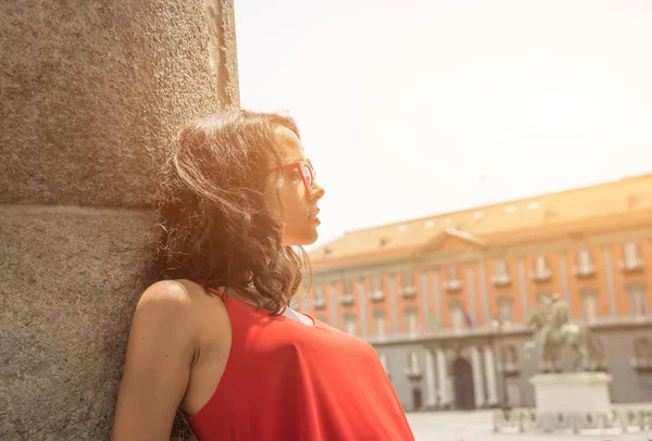 Young brunette female tourists in Naples - Italy — Stock Photo, Image