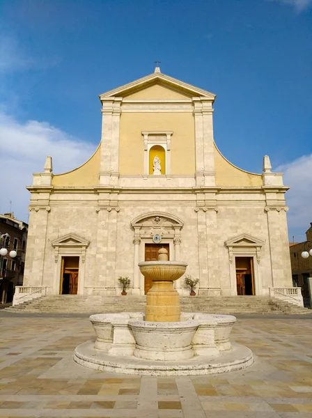 Церковь Мадонны Делла Марина - Сан-Федетто-дель-Тронто - Италь — стоковое фото