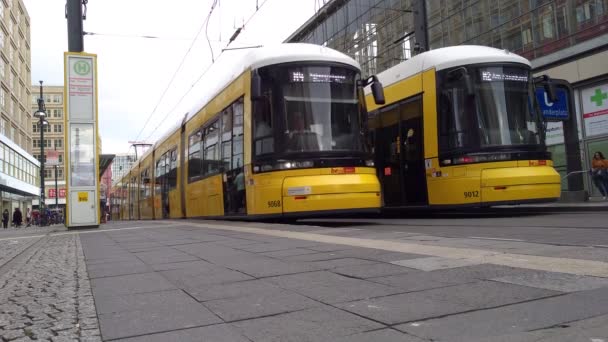 Berlin Almanya Ağustos 2019 Tren Istasyonunun Içi — Stok video