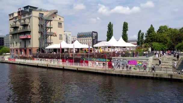 Berlino Germania Agosto 2019 Veduta Del Fiume Sprea Con Barca — Video Stock