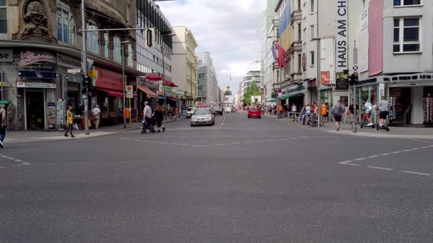 Berlim Alemanha Agosto 2019 Vista Checkpoint Charlie — Vídeo de Stock