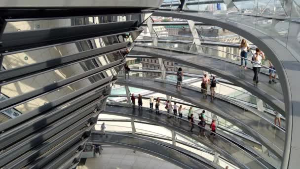 Berlín Alemania Agosto 2019 Visitantes Del Palacio Del Reichstag Sede — Vídeos de Stock