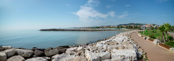 ベネデット トロント イタリア 2020年8月13日 ベネデット トロント海の正面のパノラマビューアドリア海 アスコリ ピエーノ イタリア — ストック写真