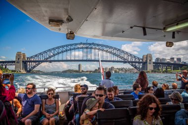 Sydney Harbour Bridgetaken bir feribot Sydney Harbour, Sydney, Nsw, Avustralya 7 Aralık 2014'dan