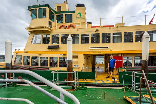 Embarking Sydney Harbour Ferry Taken Sydney Nsw Australia January 2018 — Stock Photo, Image