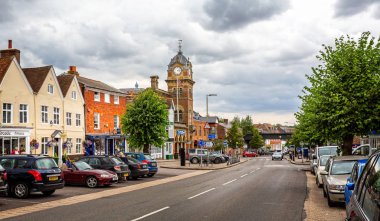 Antik yüksek sokak ve Belediye Binası Hungerford, Berkshire, İngiltere üzerinde 17 Temmuz 2018 alınan