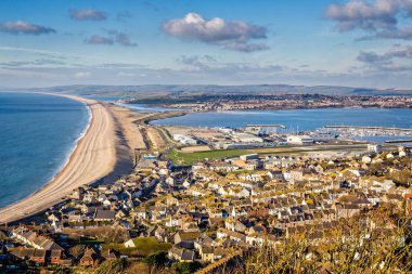 Chesil beach ve Weymouth, Dorset doğru seyir Portland limanı deniz manzarası