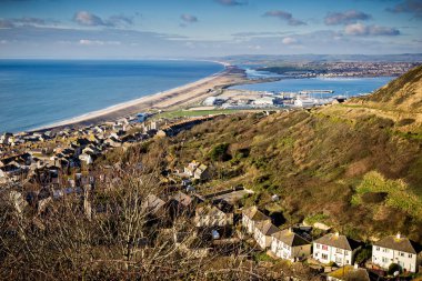 Chesil beach ve Weymouth, Dorset doğru seyir Portland limanı deniz manzarası