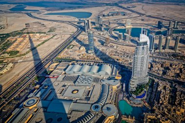 The Address Dubai, BAE 18 Eylül 2013 tarihinde alınan da dahil olmak üzere Burj Khalifa'nın üzerinden ısıtmak Cityscape bakış