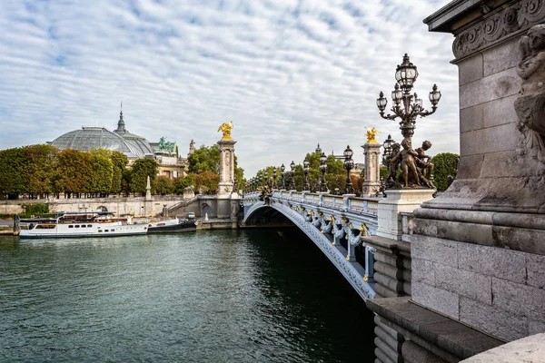 Blick Über Die Kunstvolle Alexanderbrücke Richtung Grand Palais Paris August — Stockfoto