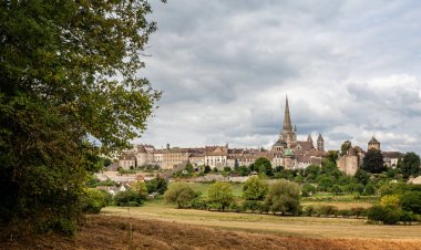 Panoramik şehir Katedrali Autun, Burgundy, Fransa'da üzerinde 30 Ağustos 2018 dahil olmak üzere Autun