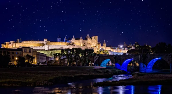 カルカソンヌ Mjune 2015 のオード フランスで撮影した星空の夜のカルカソンヌ — ストック写真