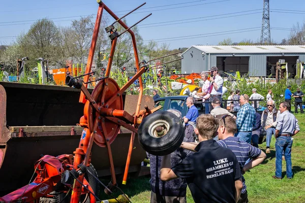 Subastador Que Vende Equipo Agrícola Una Subasta Aire Libre Standerwick — Foto de Stock