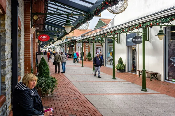 Zewnątrz Outlet Mall Street Somerset Wielkiej Brytanii Listopada 2018 — Zdjęcie stockowe