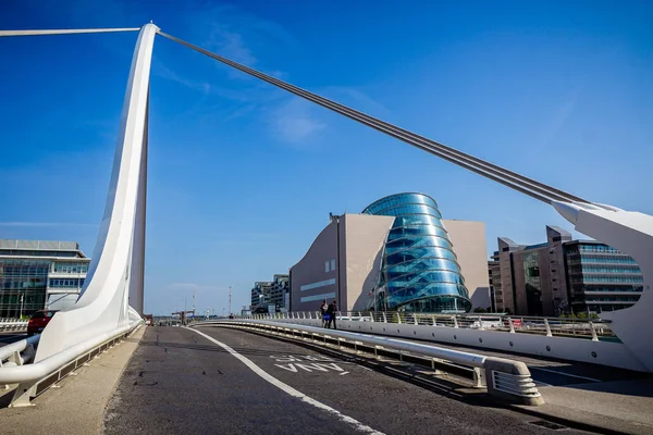 Puente Samuel Beckett Sobre Río Liffey Dublín Irlanda Tomado Mayo — Foto de Stock