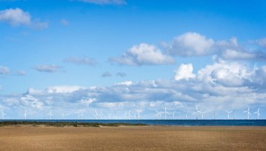 Rüzgar Çiftliği Great Yarmouth, Norfolk, İngiltere 28 Ekim 2018'de Yarmouth sahil kapalı