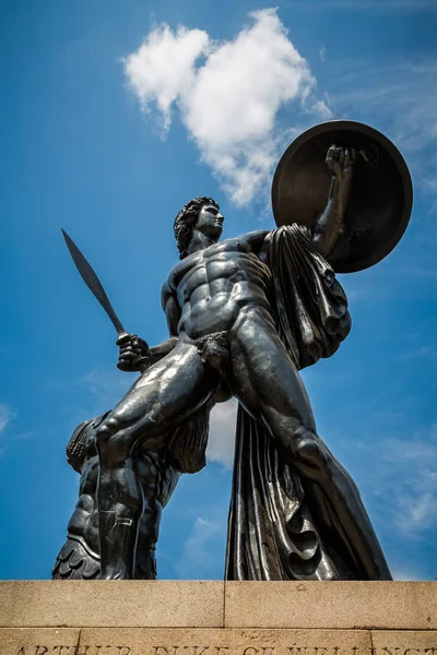 Hyde Park Londra 26 Temmuz 2014 alınan Achilles Wellington anıt