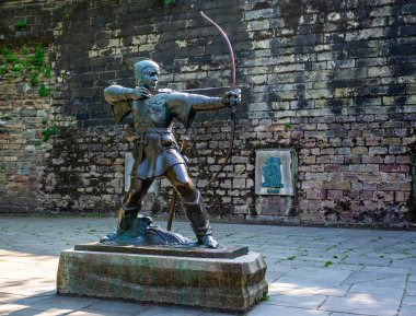 Robin Hood Nottingham, Nottinghamshire, İngiltere 23 Mayıs 2018'de alınan heykeli