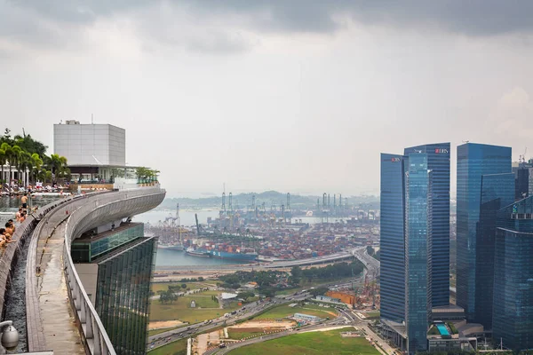 Uitzicht Oneindig Zwembad Boven Aan Marina Sands Hotel Met Poort — Stockfoto