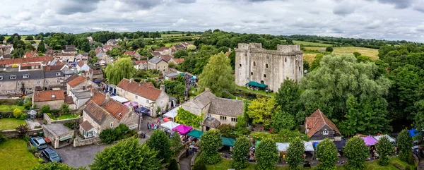 Wimborne kale ve Wimborne, Somerset, İngiltere'de 1 Ağustos 2015 tarihinde Wimborne Fayre havadan görünümü