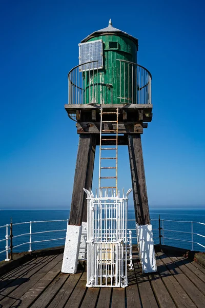 Grön Roterande Varningsljus Whitby Västra Piren Vid Whitby Yorkshire England — Stockfoto