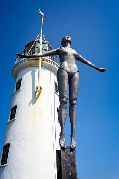斯卡伯勒灯塔 沐浴美女雕像于2018年5月20日在约克郡斯卡伯勒被拍下 — 图库照片