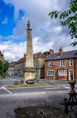 Vicarage ve Warminster, Wiltshire, İngiltere 14 Ağustos 2018 alınan sokaklarda gümüş, Dikilitaş