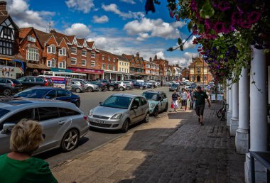 Marlborough, Wiltshire, İngiltere üzerinde 17 Temmuz 2018 alınan geniş High Street