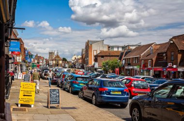 Marlborough, Wiltshire, İngiltere üzerinde 17 Temmuz 2018 alınan geniş High Street