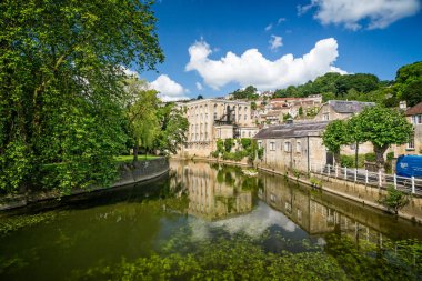 Bradford on Avon, Wiltshire, İngiltere 25 Haziran 2013 alınan River Avon üzerinde daire ambar dönüştürülmüştür