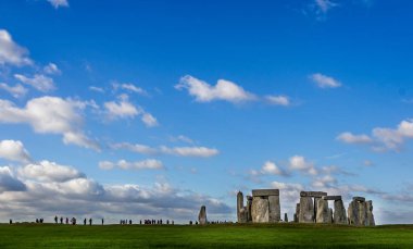 Stonehenge Stonehenge, Wiltshire, İngiltere 27 Ekim 2012'de de büyük gökyüzü altında