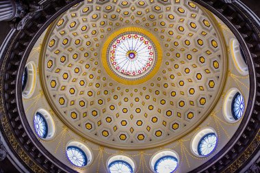 Karmaşık desenleri içinde Rotunda City Hall, Dublin, İrlanda'da 7 Mayıs 2013 ile tavan kubbeli süslü