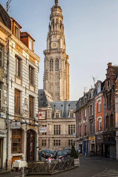 Vista Torre Del Reloj Gótico Arras Cafés Desde Calle Detrás —  Fotos de Stock