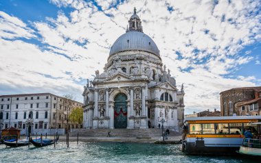 Santa Maria della Salute kilise üzerine büyük kanal Venedik, İtalya üzerinde 27 Kasım 2018