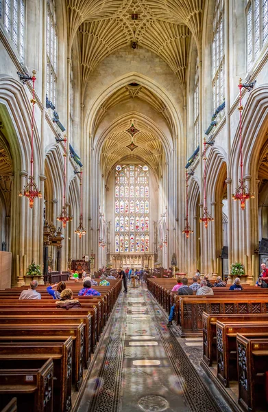 Światło Transmitowany Przez Witraż Wewnątrz Bath Abbey Somerset Wielka Brytania — Zdjęcie stockowe