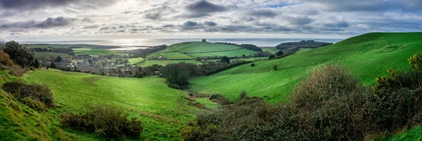 Panoramik manzaralı Abbotsbury ve Chesil Beach Dorset, İngiltere