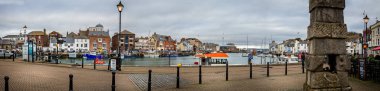 Weymouth Harbour eski kasaba pompa Weymouth, Dorset, İngiltere'de 29 Aralık 2018 tarih ile panoramik manzaralı