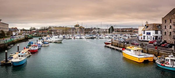 2018年12月29日 从英国多塞特的韦茅斯海港大桥上看到威茅斯码头全景 — 图库照片
