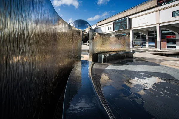 Water Cascading Silver Walled Water Feature Millennium Square Bristol Somerset — Stock Photo, Image