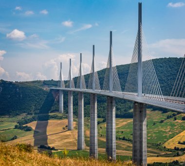 Millau Askı Köprüsü 9 Haziran 2015 'te Millau, Aveyron, Fransa' da ele geçirildi