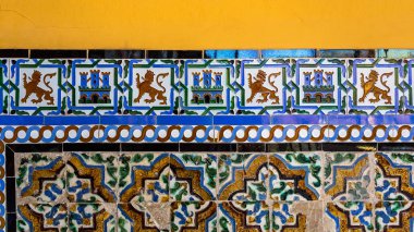 24 Eylül 2015 tarihinde İspanya, Seville, Endülüs 'teki Royal Alcazar Sarayı' ndaki Fas fayansları kapatıldı.
