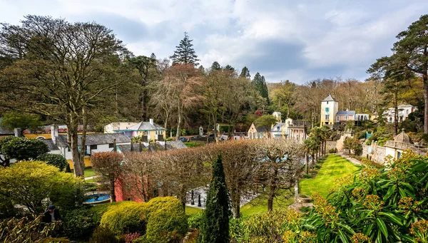9 Nisan 2019 'da Galler' in Portmeirion kentindeki İtalyan köyü.