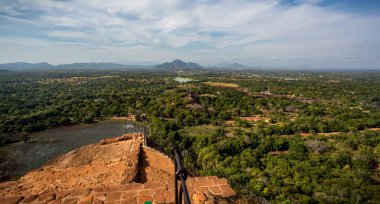 19 Eylül 2016 'da Sri Lanka' daki Sigiriya Kayası 'nın tepesinden manzara