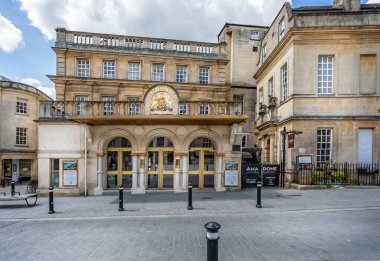 Bath Kraliyet Tiyatrosu 16 Haziran 2020 'de Sawclose, Bath, Somerset, İngiltere' de çekildi.