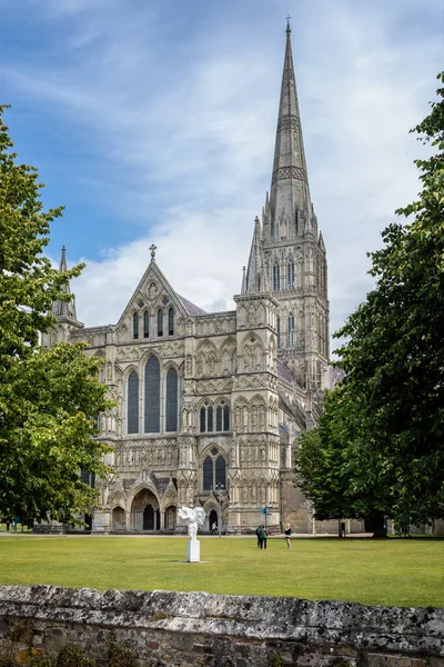 Haziran 2020 Salisbury Katedrali Nin Önünde Helaine Blumenfield Dan Melekler — Stok fotoğraf